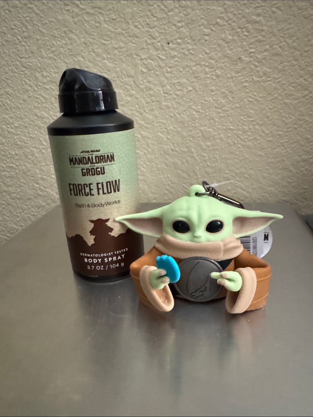 Bath & Body Works x The Mandalorian & Grogu Force Flow & Sani Holder